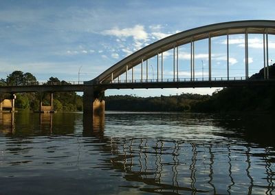 Nova proje&ccedil;&atilde;o indica que o rio pode atingir 6,16 metros na noite de domingo, abaixo da estimativa anterior, que apontava mais de sete metros.