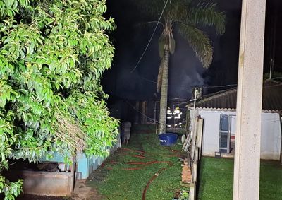 Segundo as informa&ccedil;&otilde;es repassadas &agrave; guarni&ccedil;&atilde;o, o im&oacute;vel n&atilde;o possu&iacute;a energia el&eacute;trica e n&atilde;o havia moradores no local.