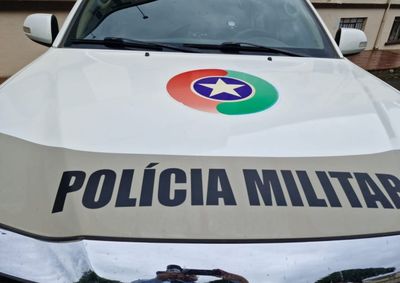 V&iacute;tima afirmou que j&aacute; havia sido agredida anteriormente; suspeito teria arrombado a porta da resid&ecirc;ncia e fugido ap&oacute;s desferir socos no rosto da mulher