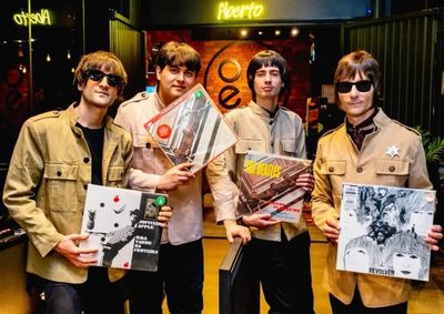 Diretamente da Argentina, a banda F&oacute;rmula Beat apresenta um show que percorre as diferentes fases da carreira dos Beatles