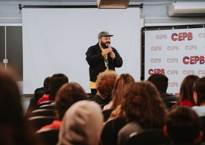 Iniciativa de valoriza&ccedil;&atilde;o da vida e preven&ccedil;&atilde;o ao bullying utiliza arte e educa&ccedil;&atilde;o para sensibilizar adolescentes