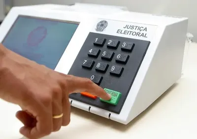 A verdade &eacute; que a urna eletr&ocirc;nica n&atilde;o tem qualquer mecanismo que anule o voto, a n&atilde;o ser que seja por ato volunt&aacute;rio do eleitor