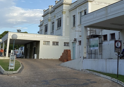 Com o repasse aprovado em cima da hora, hospital n&atilde;o consegue usar o dinheiro para pagar a folha de janeiro e busca solu&ccedil;&otilde;es para o problema.