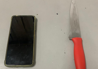 A confus&atilde;o aconteceu na madrugada. Ap&oacute;s perder o celular na rua, o rapaz foi ferido no abd&ocirc;men dentro da pr&oacute;pria resid&ecirc;ncia. Entenda o caso.