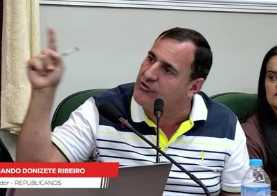 Requerimento apresentado por Fernando Corretor foi aprovado por 8 votos a 4 e adiou a an&aacute;lise do projeto que tenta sustar trechos dos decretos.