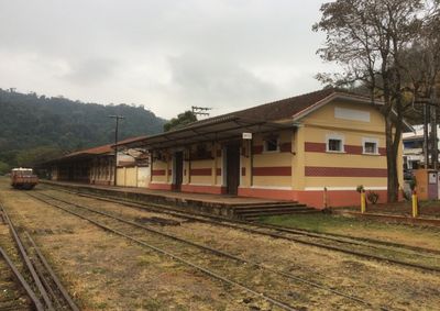 Programa&ccedil;&atilde;o segue neste s&aacute;bado (25), das 9h &agrave;s 22h, e no domingo (26), das 8h &agrave;s 17h; abertura oficial foi transferida para as 20h de s&aacute;bado