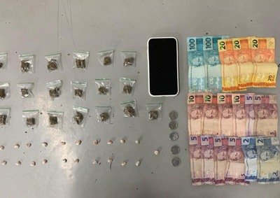 Suspeito confessou que havia retomado a venda de entorpecentes h&aacute; cerca de um m&ecirc;s; drogas, dinheiro e celular foram apreendidos pela Pol&iacute;cia Militar