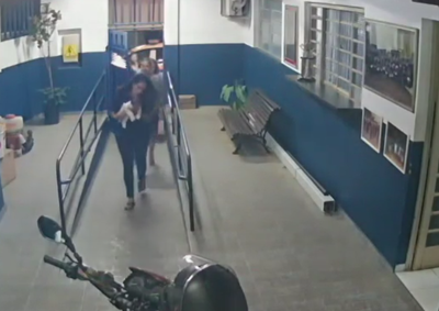 Casal chegou desesperado &agrave; base da corpora&ccedil;&atilde;o na noite de ter&ccedil;a-feira; agente iniciou de imediato a manobra de desobstru&ccedil;&atilde;o e restabeleceu a respira&ccedil;&atilde;o