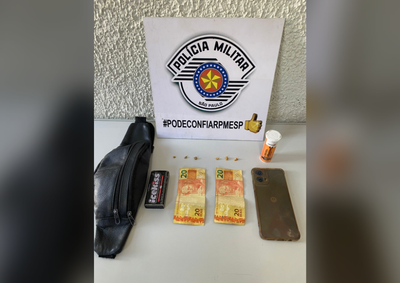 Drogas foram encontradas com o suspeito, com a v&iacute;tima e no interior da casa; envolvidos responder&atilde;o por porte de entorpecentes