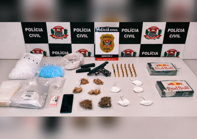 A&ccedil;&atilde;o da Pol&iacute;cia Civil e Militar apreendeu mais de 2 kg de coca&iacute;na, crack, skank e uma pistola de uso restrito em duas casas vizinhas.