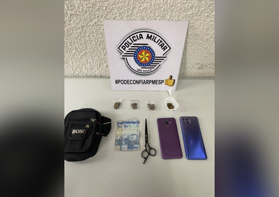 Maconha e dinheiro foram encontrados ap&oacute;s funcion&aacute;rio de escola denunciar briga entre alunos