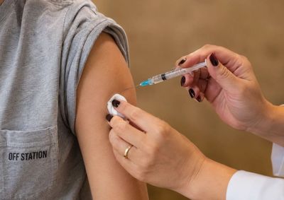 Crian&ccedil;as com vacina&ccedil;&atilde;o em dia n&atilde;o precisam de dose adicional; notifica&ccedil;&atilde;o foi enviada por erro do sistema federal