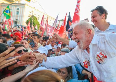 Com vantagem que n&atilde;o pode mais ser revertida, petista conquista novo mandato; Geraldo Alckmin segue na Vice-Presid&ecirc;ncia