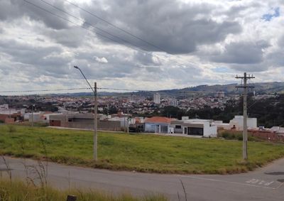 Avisos amarelos preveem chuva de at&eacute; 50 mil&iacute;metros por dia, vento de 40 a 60 km/h e possibilidade de granizo