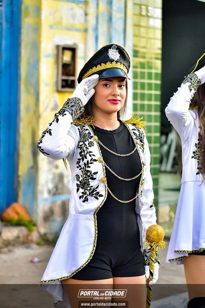 Desfile C&iacute;vico  