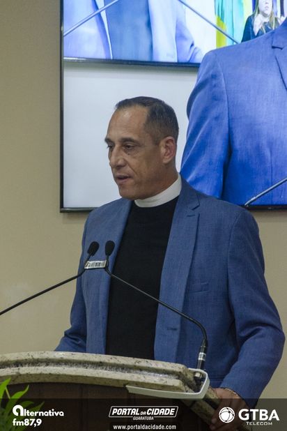 Entrega do T&iacute;tulo de Cidad&atilde;o Honor&aacute;rio Padre Ant&ocirc;nio Carlos da Silva