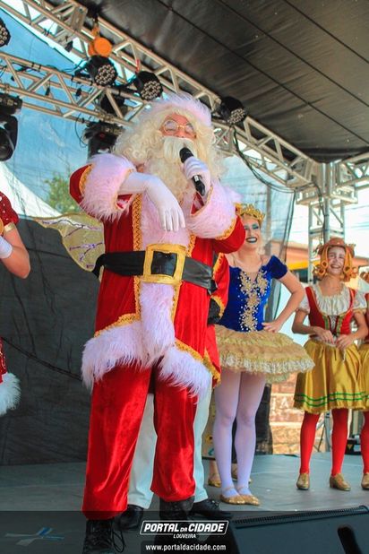 Natal na Pra&ccedil;a da Bica 
