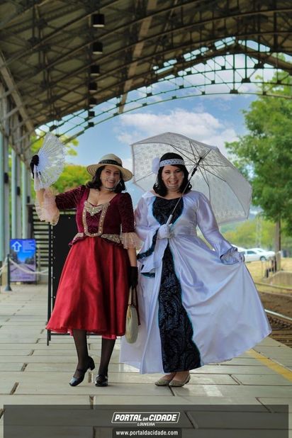 Passeio de trem tur&iacute;stico 