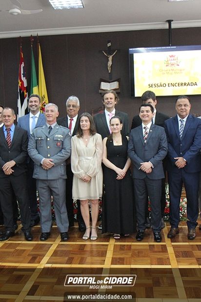 Posse de prefeito, vice-prefeita e vereadores para o mandato 2025-2028