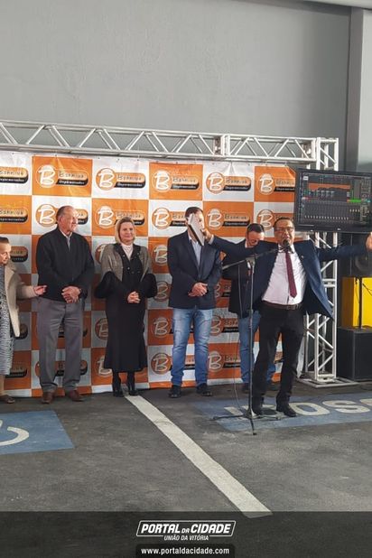 Inaugura&ccedil;&atilde;o do Supermercado Bahniuk na Avenida Manoel Ribas