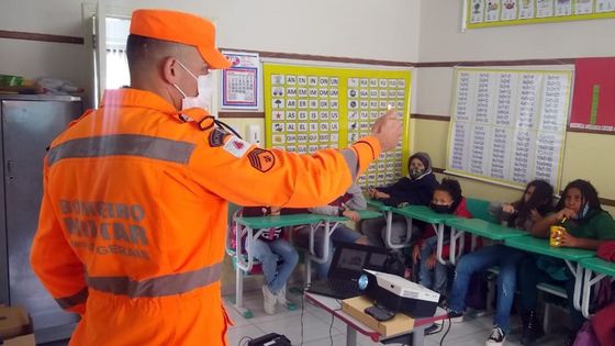 Bombeiro explica como evitar acidentes com eletricidade durante