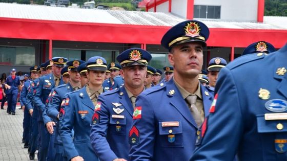 Blumenau tem vagas abertas em novos processos seletivos do Corpo de Bombeiros - Portal da Cidade - Blumenau / SC