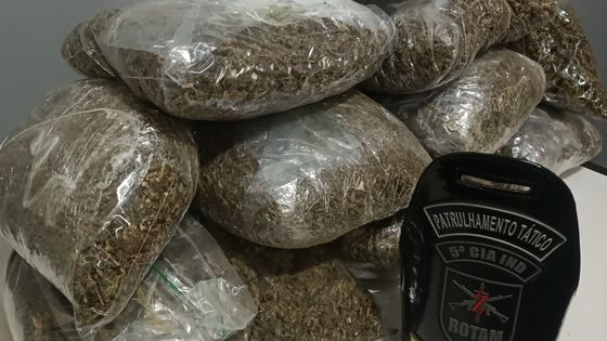 Passageiro De ônibus é Preso Com 8 Kg De Maconha Em Bagagem Em Cianorte