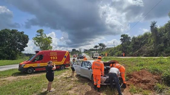 Prefeito de São Pedro da União se envolve em acidente de trânsito na MG-050