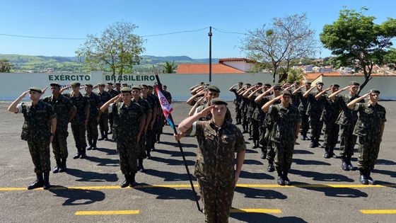 Exército brasileiro convoca para exercício de apresentação da