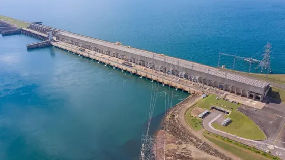Rio Paraná: Usina Hidrelétrica de Porto Primavera abre comportas