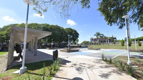 Revitalização da Praça Papa Paulo VI, em Umuarama, está praticamente pronta