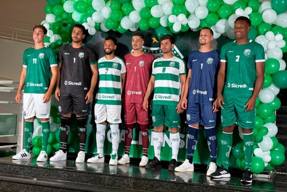 Novo uniforme da Caldense destaca parceria com a Sicredi UniEstados