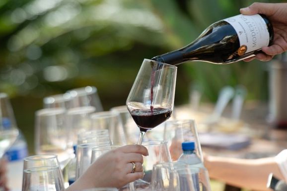 Stella Valentino estar&aacute; entre as atra&ccedil;&otilde;es do Vinho & Jazz Tiradentes 2026