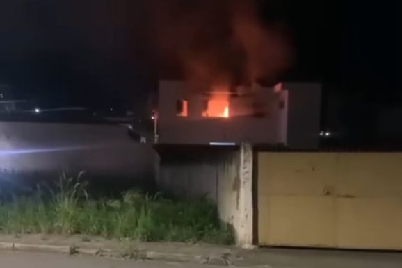 V&iacute;tima de inc&ecirc;ndio em Andradas segue internada em estado grave