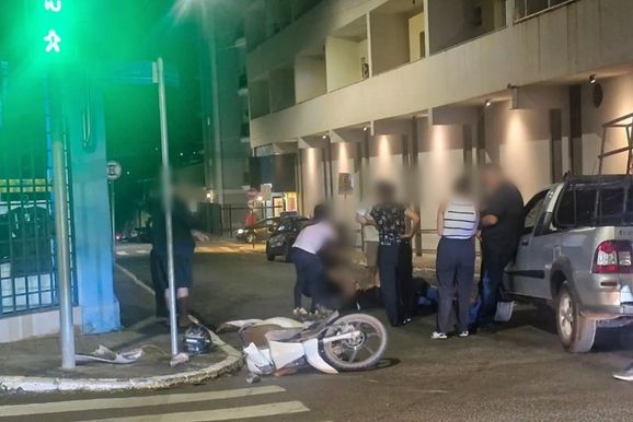 Motociclista &eacute; levado &agrave; Santa Casa ap&oacute;s acidente em cruzamento de Andradas