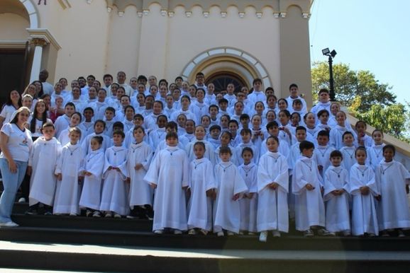 Par&oacute;quia S&atilde;o Sebasti&atilde;o realiza missa especial para coroinhas em Andradas
