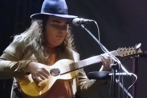 Anderson Martins &eacute; premiado em concurso de viola durante Festival Caf&eacute; e Viola