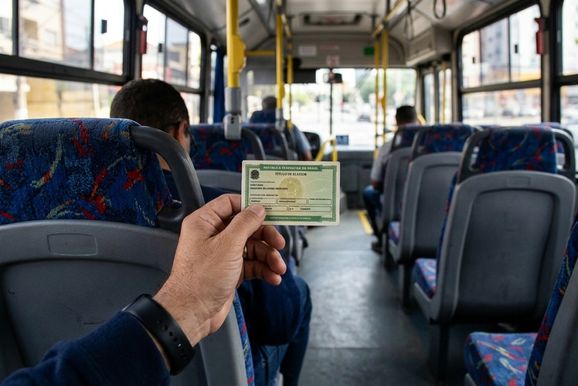 Justi&ccedil;a Eleitoral divulga edital com rotas e hor&aacute;rios de transporte gratuito de eleitores