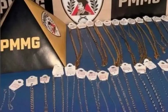 Suspeito &eacute; detido pela PM ap&oacute;s ser encontrado com objetos de origem suspeita em Andradas