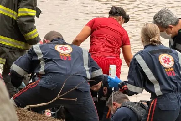 Motorista morre ap&oacute;s carro cair no Lago do Tabo&atilde;o, em Bragan&ccedil;a Paulista