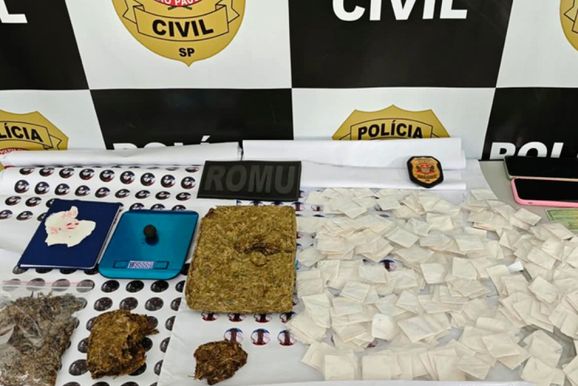 Opera&ccedil;&atilde;o da ROMU apreende drogas e prende mulher em Atibaia