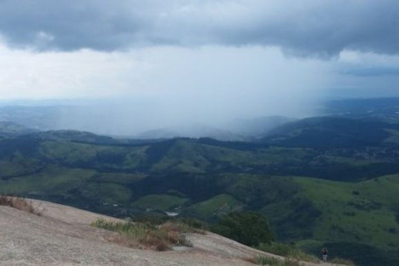 Atibaia entra em alerta do INMET para chuva intensa e ventos fortes