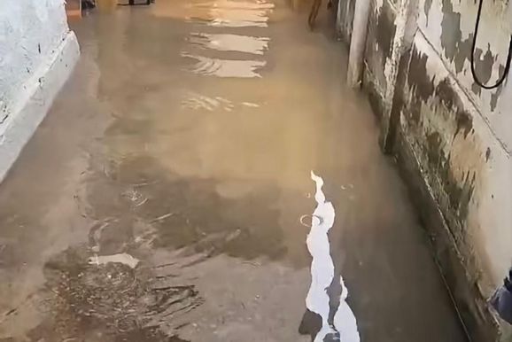 Chuva causa alagamentos dentro de casas e preocupa moradores em Atibaia