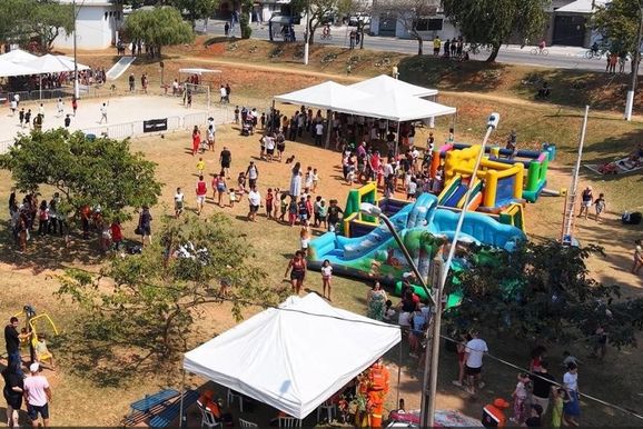 Domingo Livre movimentou a Pra&ccedil;a Guanabara com atividades para toda a fam&iacute;lia