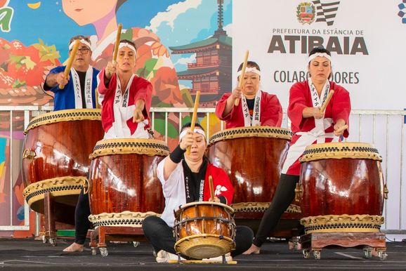 Festa de Flores e Morangos come&ccedil;a nesta sexta em Atibaia com shows, gastronomia e atra&ccedil;&otilde;es