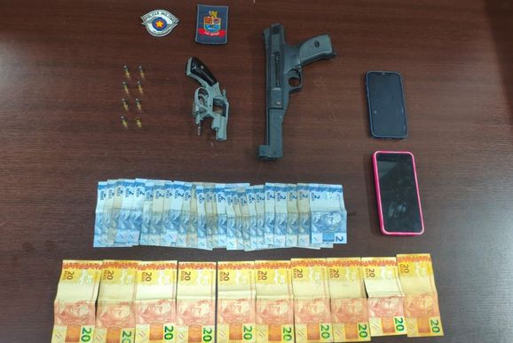 Tr&ecirc;s suspeitos de roubos s&atilde;o presos ap&oacute;s a&ccedil;&atilde;o da PM em Atibaia