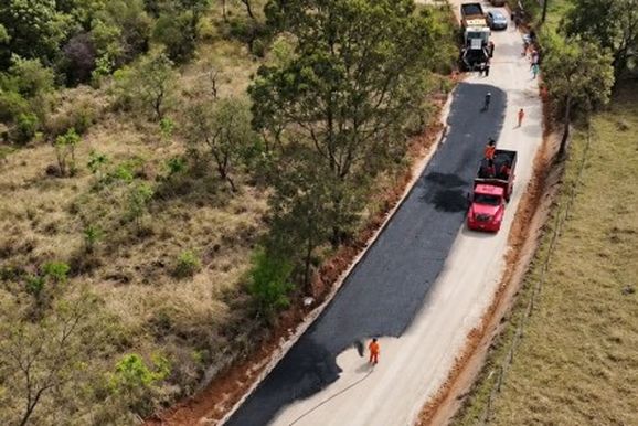 Eixo Quebrado recebe novo asfalto em Brumadinho
