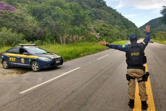 PRF refor&ccedil;a fiscaliza&ccedil;&atilde;o nas rodovias federais de Brumadinho e regi&atilde;o durante o feriado