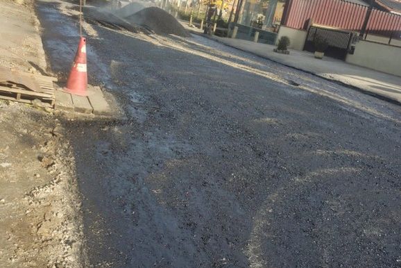 Avenida Primeiro de Maio ter&aacute; tr&acirc;nsito em meia pista para conclus&atilde;o do asfaltamento