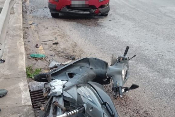 Motociclista fica ferido ap&oacute;s colis&atilde;o frontal na rua Gustavo Halfpap